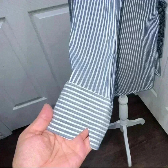 Peck and Peck Button Down,long sleeve shirt, railroad striped, w back tie detail - Picture 4 of 7